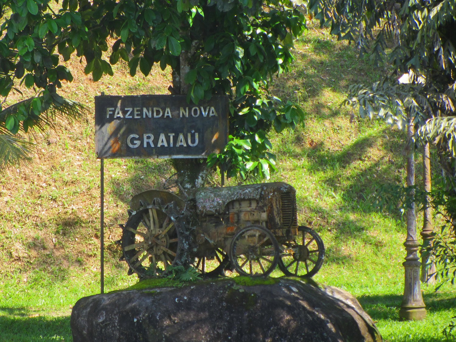 Ancient tractor on the farm New Gratau between Paraty and Angra dos Reis